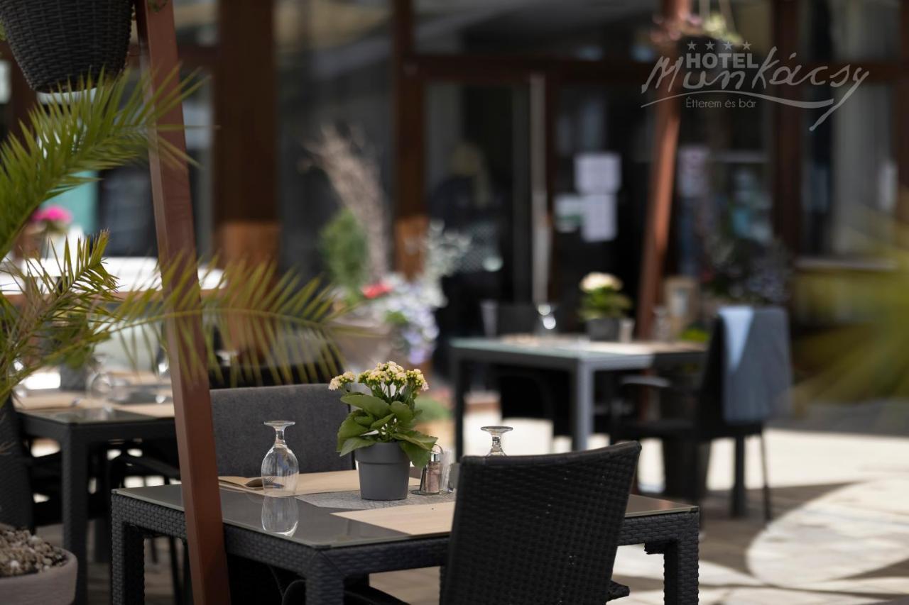 Munkacsy Hotel Bekescsaba Exterior foto